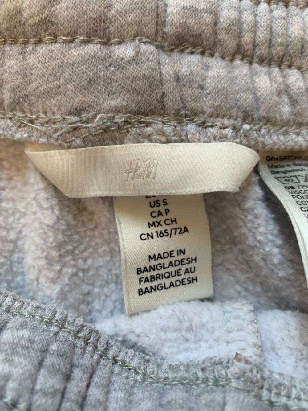 H&M cozy grey fleece sweatpants - Picture 4 of 4